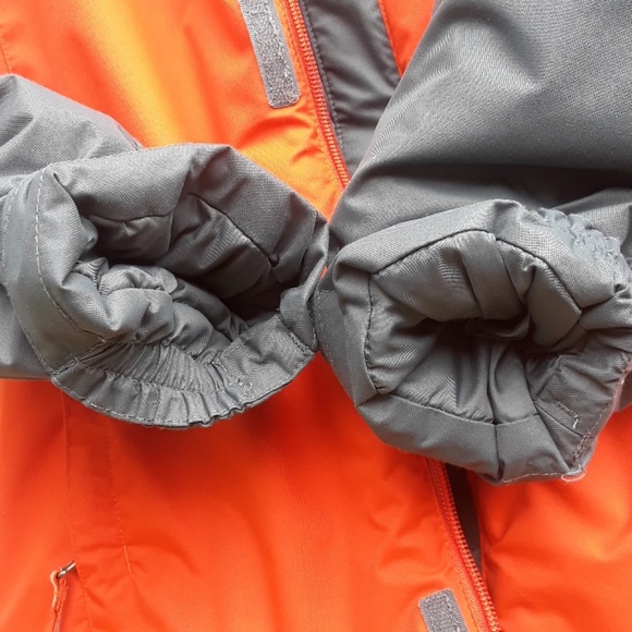 SIZE L. COLUMBIA hooded puffer jacket. - Picture 6 of 8